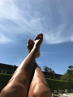 Kelly Bensimon feet photo thumbnail