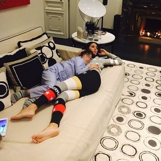 Elisabetta Gregoraci feet photo thumbnail