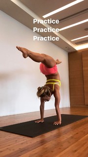 Kino MacGregor feet photo thumbnail