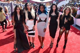 Camila Cabello feet photo thumbnail