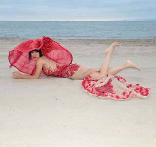 Bai Ling feet photo thumbnail