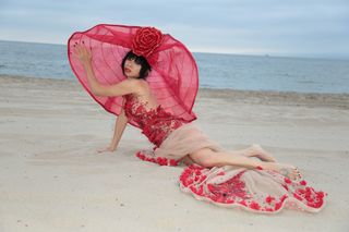 Bai Ling feet photo thumbnail