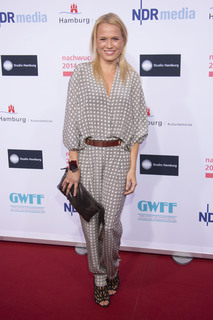 Nova Meierhenrich feet photo thumbnail