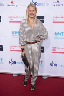 Nova Meierhenrich feet photo thumbnail