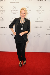 Nova Meierhenrich feet photo thumbnail