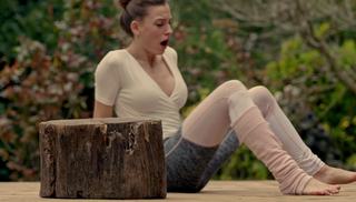 Serenay Sarikaya feet photo thumbnail
