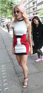 Pixie Lott feet photo thumbnail