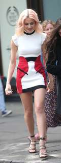 Pixie Lott feet photo thumbnail