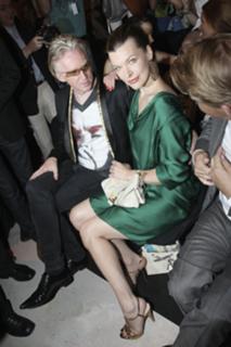 Milla Jovovich feet photo thumbnail