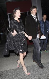Milla Jovovich feet photo thumbnail