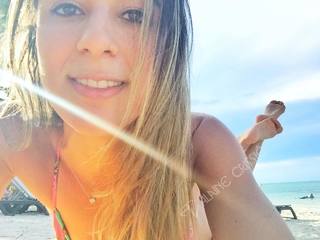 Alaine Crissiê feet photo thumbnail