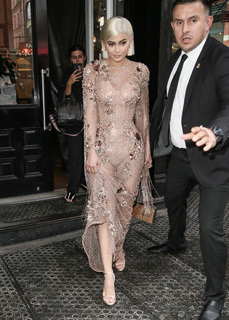 Kylie Jenner feet photo thumbnail