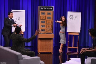 Megan Fox feet photo thumbnail