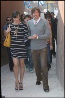 Milla Jovovich feet photo thumbnail
