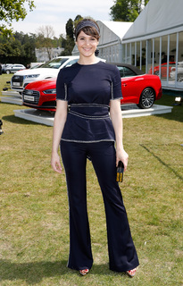 Gemma Arterton feet photo thumbnail