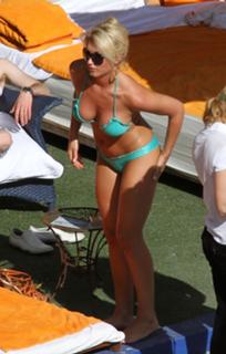 Brooke Hogan feet photo thumbnail