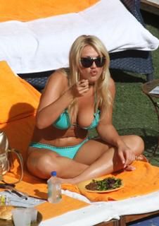 Brooke Hogan feet photo thumbnail