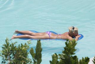 Brooke Hogan feet photo thumbnail