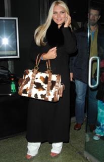 Brooke Hogan feet photo thumbnail
