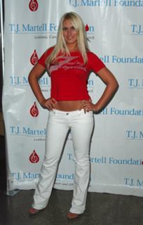 Brooke Hogan feet photo thumbnail