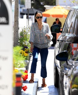 Jordana Brewster feet photo thumbnail
