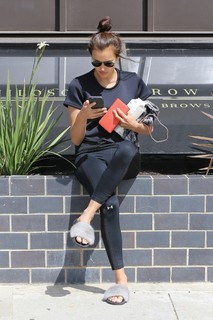 Irina Shayk feet photo thumbnail