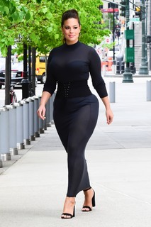 Ashley Graham feet photo thumbnail