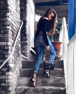 Xenia Tchoumitcheva feet photo thumbnail