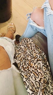Brooke Burke feet photo thumbnail