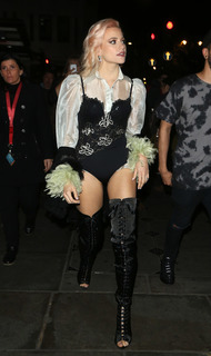 Pixie Lott feet photo thumbnail