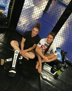 Karolina Kowalkiewicz feet photo thumbnail