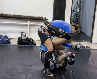 Karolina Kowalkiewicz feet photo thumbnail