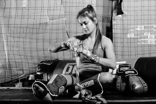 Karolina Kowalkiewicz feet photo thumbnail