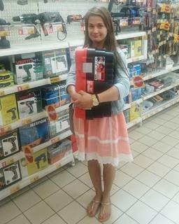 Karolina Kowalkiewicz feet photo thumbnail