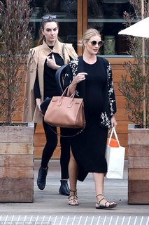 Rosie Huntington-Whiteley feet photo thumbnail