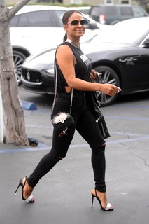 Christina Milian feet photo thumbnail