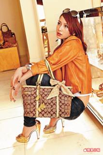 Angelababy feet photo thumbnail