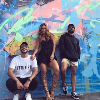 Sabrina Sato feet photo thumbnail
