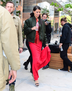 Adriana Lima feet photo thumbnail