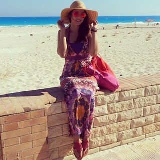 Dorra Zarrouk feet photo thumbnail