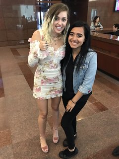 Miley Cyrus feet photo thumbnail