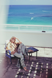 Martha Hunt feet photo thumbnail