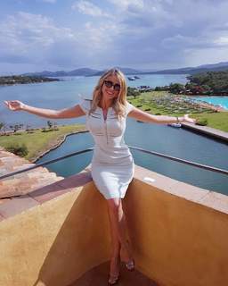 Diletta Leotta feet photo thumbnail