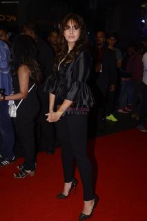 Huma Qureshi feet photo thumbnail