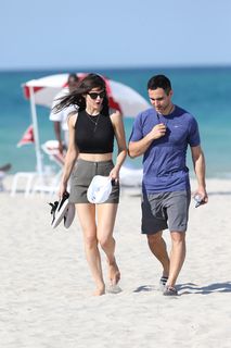 Alexandra Daddario feet photo thumbnail