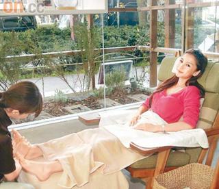 Angelababy feet photo thumbnail