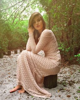Camila Queiroz feet photo thumbnail