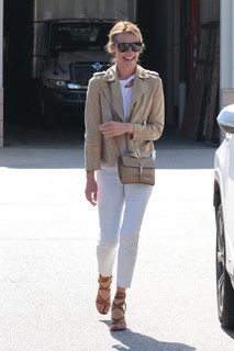 Cat Deeley feet photo thumbnail
