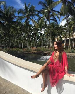 Carla Diaz feet photo thumbnail