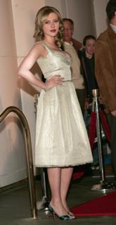 Scarlett Johansson feet photo thumbnail